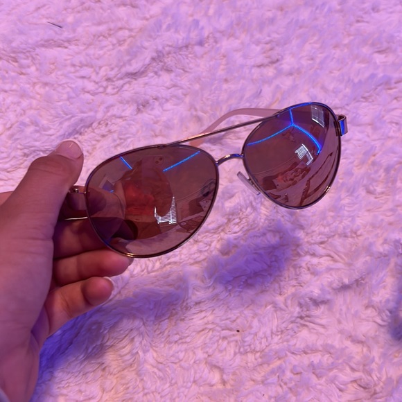 SOLD!! - Picture 4 of 4